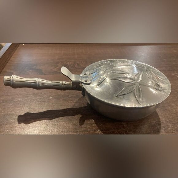 Vintage 1959s Everlast Hand Forged  Sauce Pan Aluminum Crumb Catcher - Picture 2 of 4